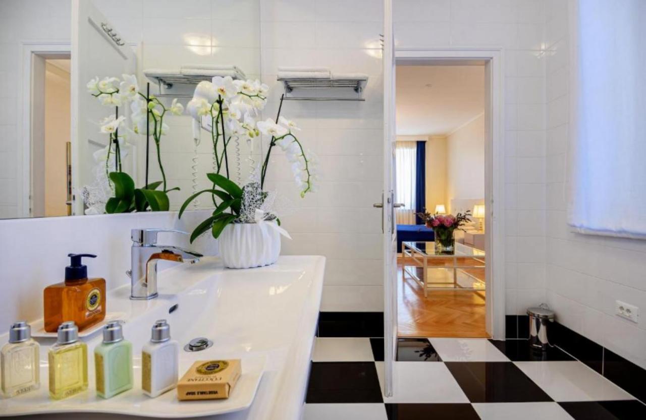 Palace Schoen Milesi - Esense Of Prestige - Private Pool - Free Parking - Old Money Style Luxury Rooms - Walking Distance To The Old Town, The Beach And All Amenities - Buralux Properties سبليت المظهر الخارجي الصورة