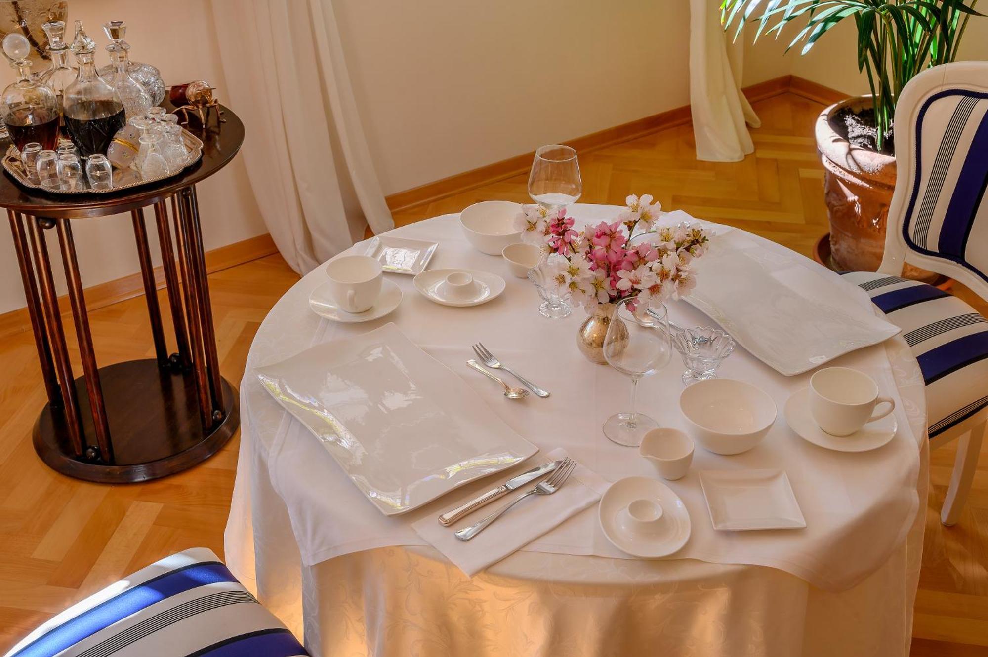Palace Schoen Milesi - Esense Of Prestige - Private Pool - Free Parking - Old Money Style Luxury Rooms - Walking Distance To The Old Town, The Beach And All Amenities - Buralux Properties سبليت المظهر الخارجي الصورة